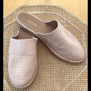 NEW KENSIE Peach Sz8.5M Slides